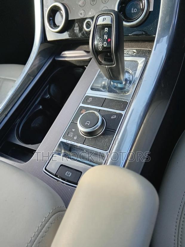 Land Rover Range Rover 2019 White
