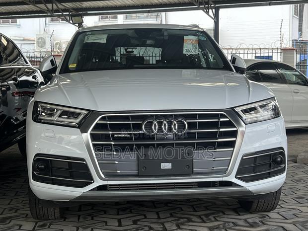 Audi Q5 2.0T Premium AWD quattro 2019 White