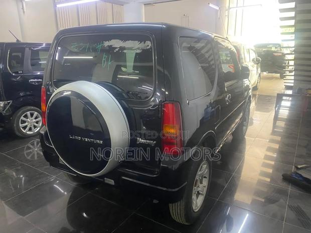 Suzuki Jimny 2019 Blue