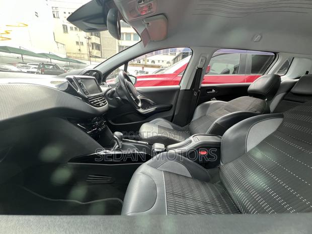 Peugeot 2008 2019 White
