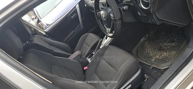 Toyota Auris 2014 Silver