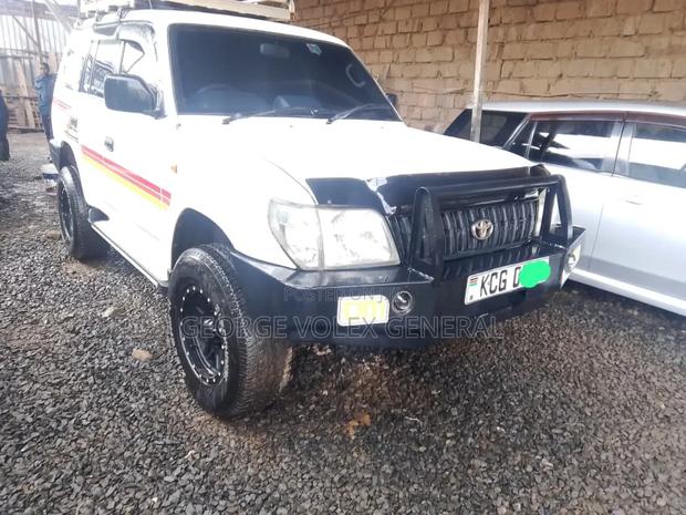 Toyota Land Cruiser PRADO 2003 White