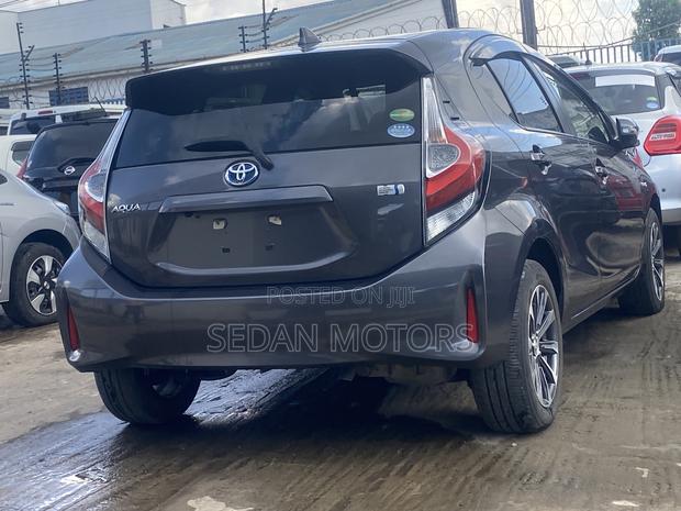 Toyota Aqua 2019 Gray