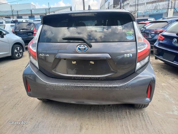 Toyota Aqua 2019 Gray