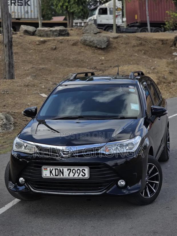 Toyota Corolla Fielder 2016 Black