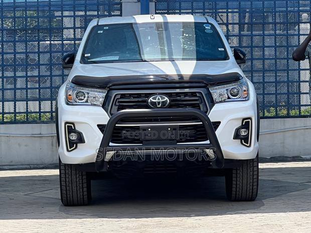 Toyota Hilux 2019 White