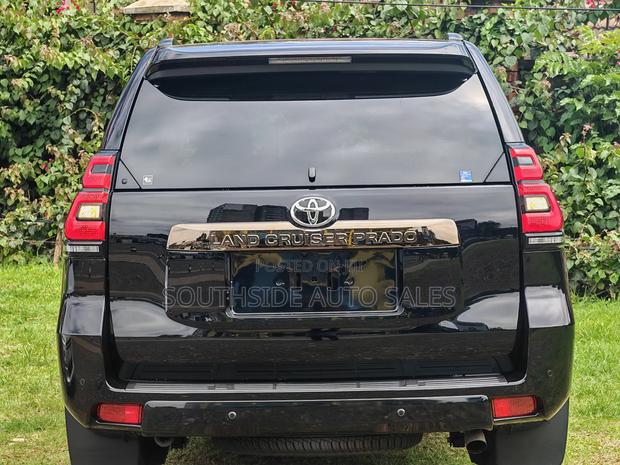 Toyota Land Cruiser Prado 2.8 2021 Black