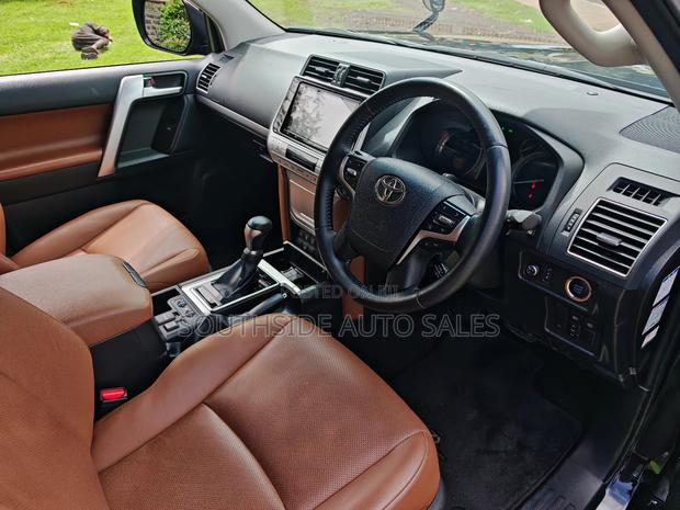 Toyota Land Cruiser Prado 2.8 2021 Black