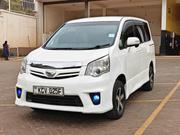 Toyota Noah 2012 White for sale