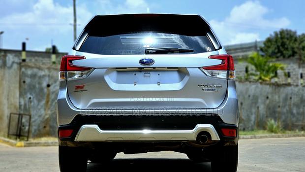 Subaru Forester 2018 Silver