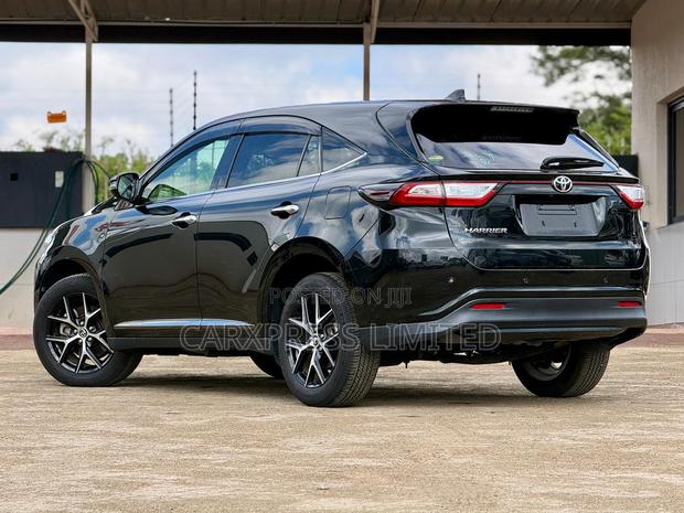 Toyota Harrier 2.0 2019 Black