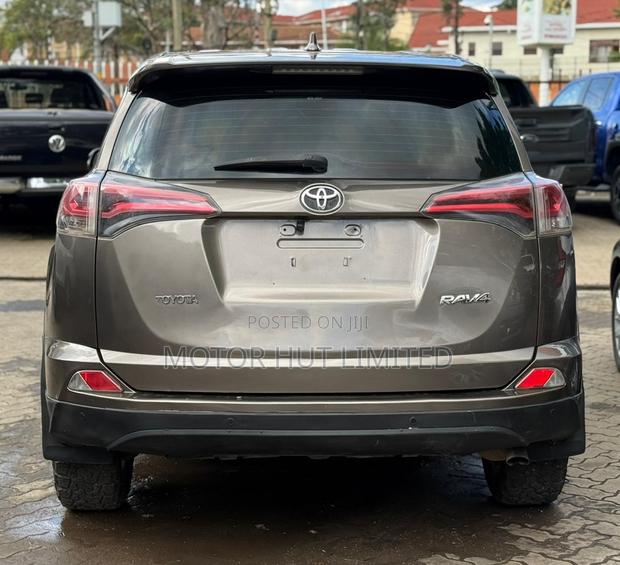Toyota RAV4 2016 Brown