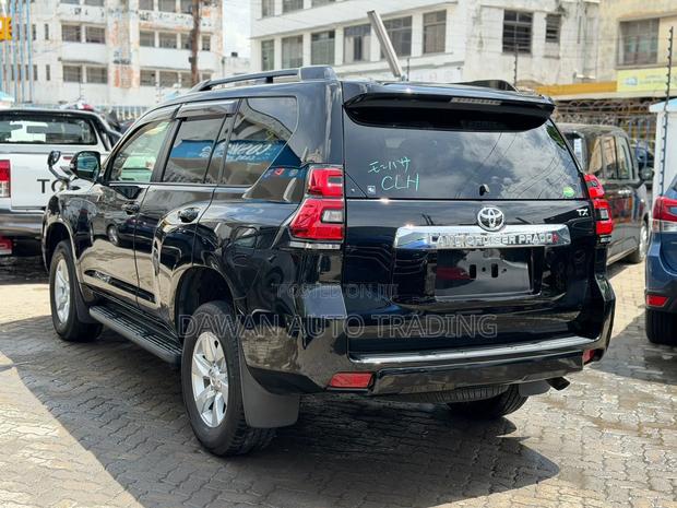 Toyota Land Cruiser Prado 2.8 2020 Black