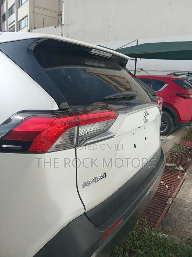 Toyota RAV4 2020 White