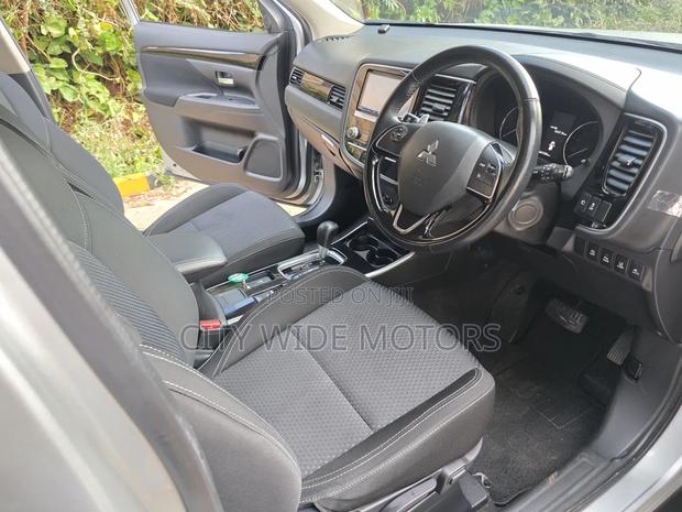 Mitsubishi Outlander 2020 Silver