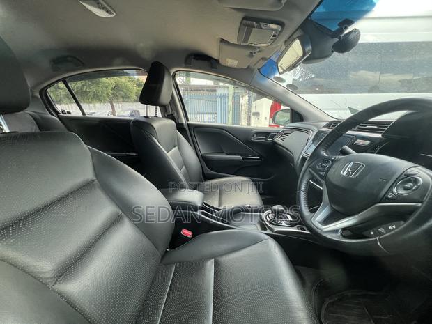 Honda Grace 2019 White