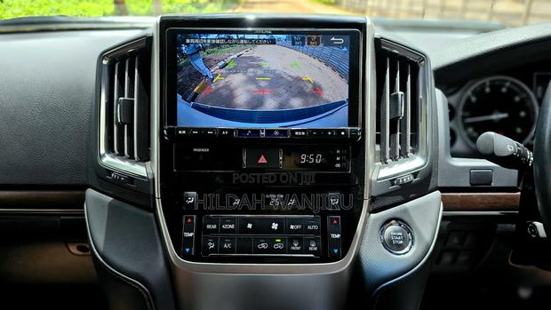 Toyota Land Cruiser 2019 White