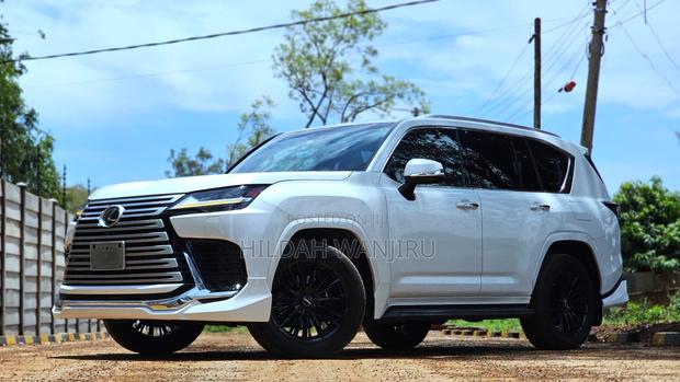 Lexus LX LX 600 2022 White