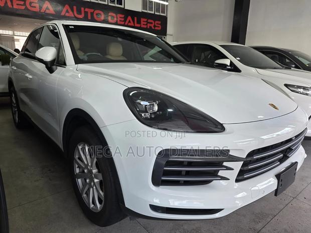 Porsche Cayenne 2019 White