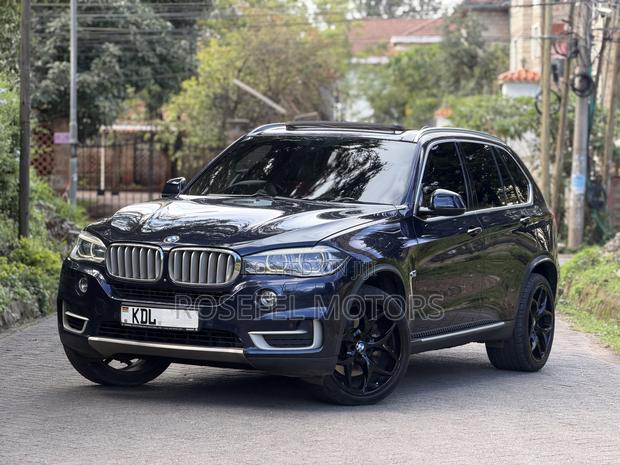 BMW X5 xDrive50i 4dr SUV AWD (4.4L 8cyl Turbo 8A) 2015 Blue