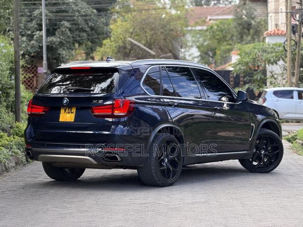 BMW X5 xDrive50i 4dr SUV AWD (4.4L 8cyl Turbo 8A) 2015 Blue