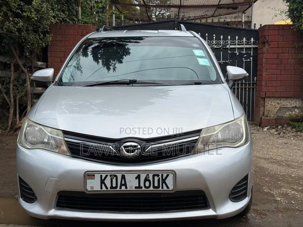 Toyota Corolla Fielder 1.5 Petrol FWD 2013 Silver