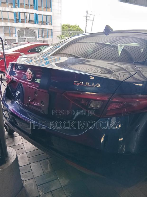 Alfa Romeo Giulia 2018 Blue