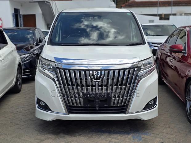 Toyota Esquire 2.0 FWD (7 seater) 2019 White