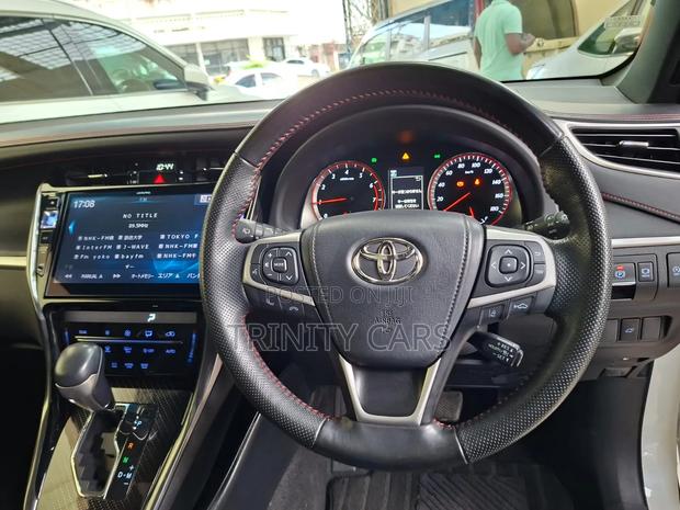 Toyota Harrier 2.0 Turbo 2019 White