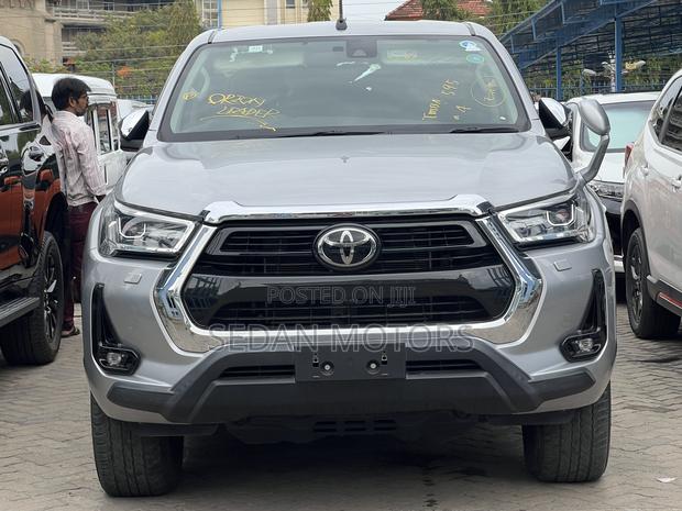 Toyota Hilux 2020 Silver
