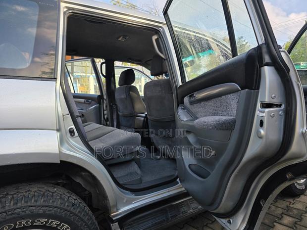 Toyota Land Cruiser Prado 2004 Silver