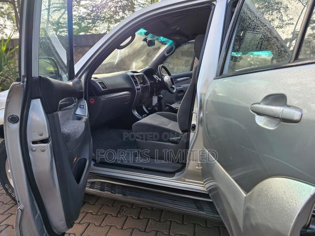 Toyota Land Cruiser Prado 2004 Silver