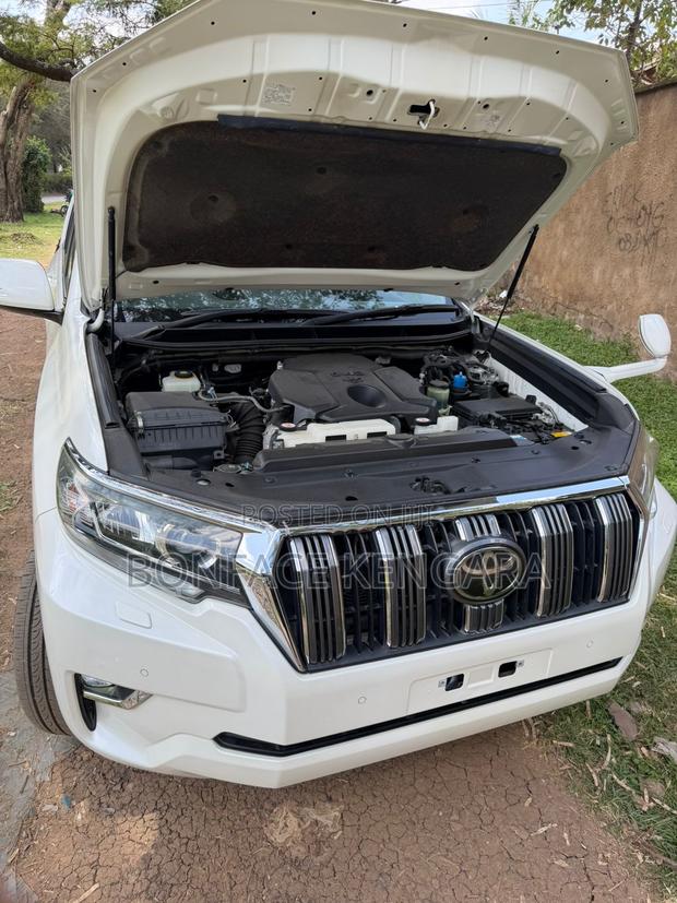 Toyota Land Cruiser Prado 2.8 2019 White