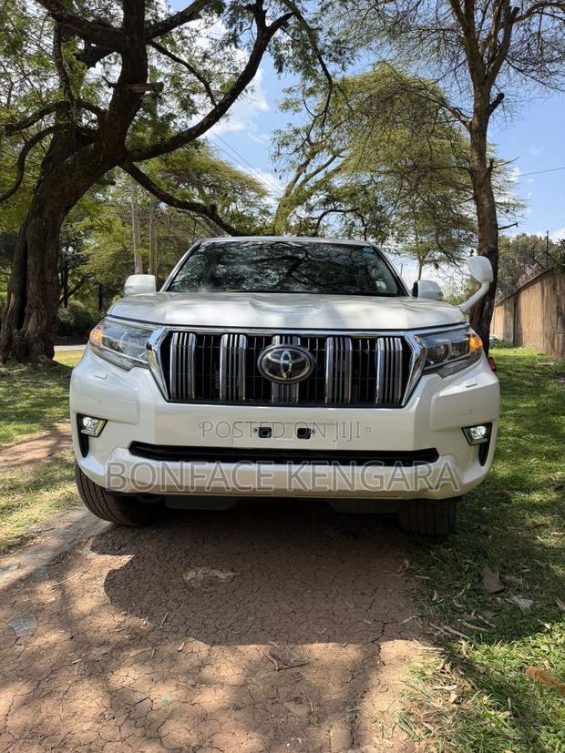 Toyota Land Cruiser Prado 2.8 2019 White
