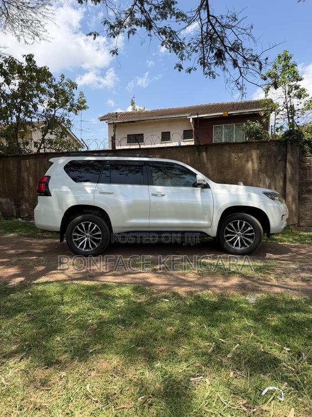 Toyota Land Cruiser Prado 2.8 2019 White