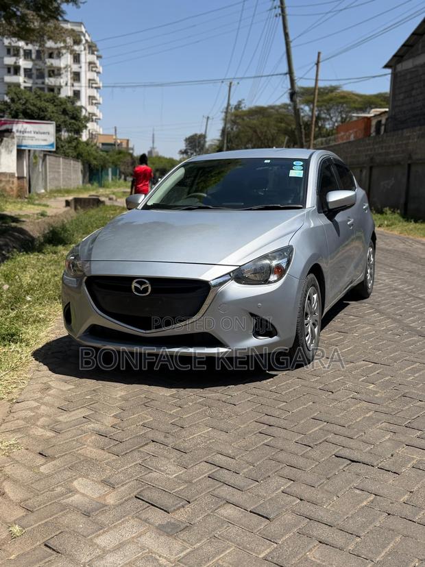 Mazda Demio 2018 Silver