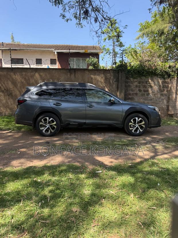 Subaru Outback Premium 2022 Gray
