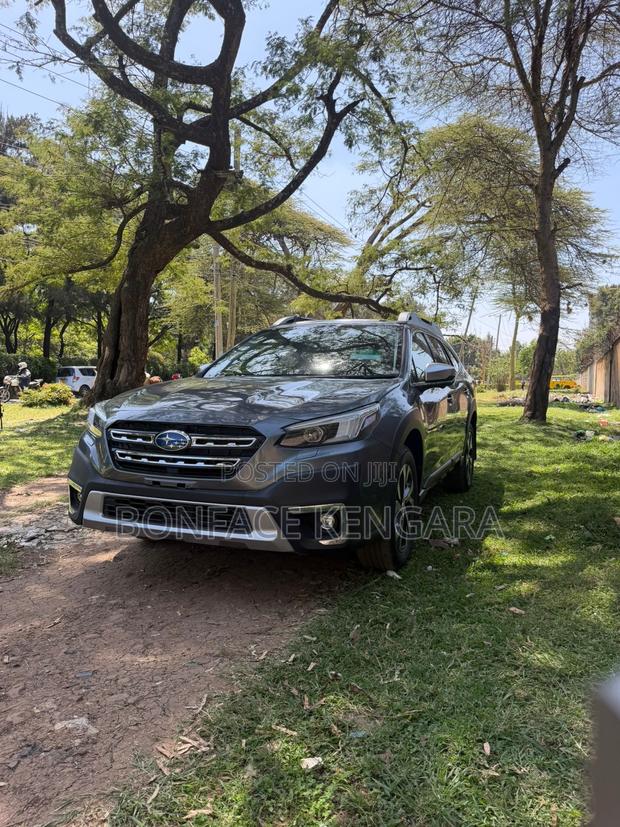 Subaru Outback Premium 2022 Gray