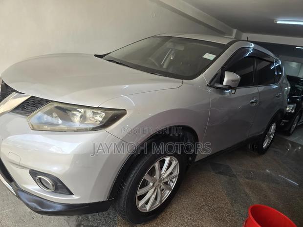 Nissan X-Trail 2015 Silver