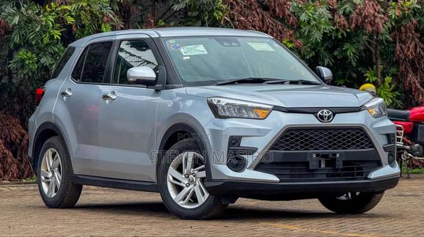Toyota Raize 1.0 AWD 2019 Silver
