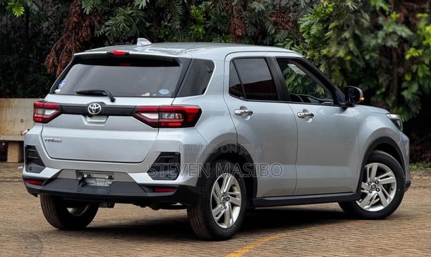 Toyota Raize 1.0 AWD 2019 Silver