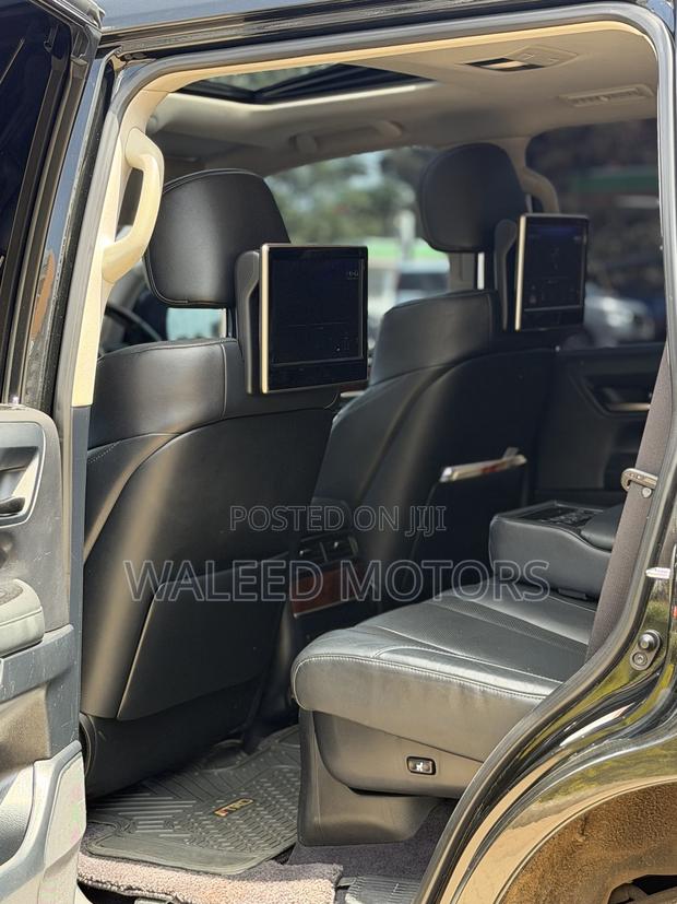 Lexus LX 2016 Black