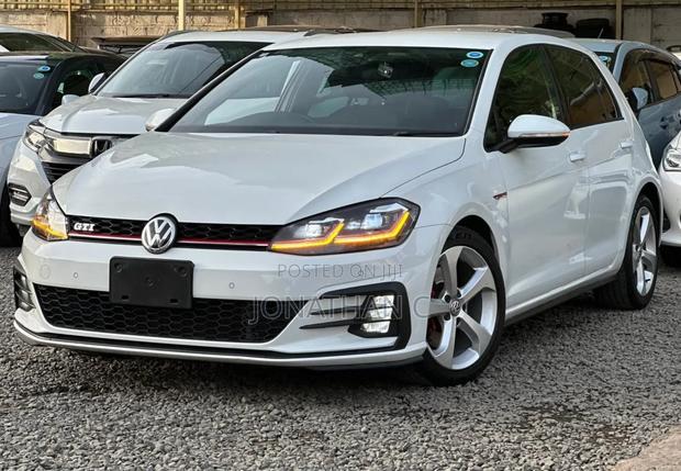 Volkswagen Golf TSI SE FWD 2018 White