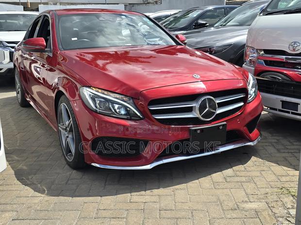 Mercedes-Benz C200 2019 Maroon