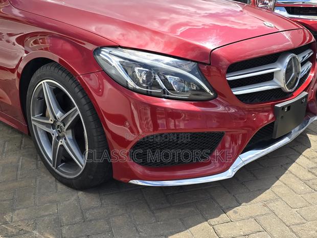 Mercedes-Benz C200 2019 Maroon