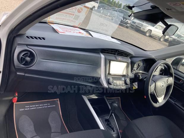 Toyota Corolla Fielder 1.5 Hybrid FWD 2019 White