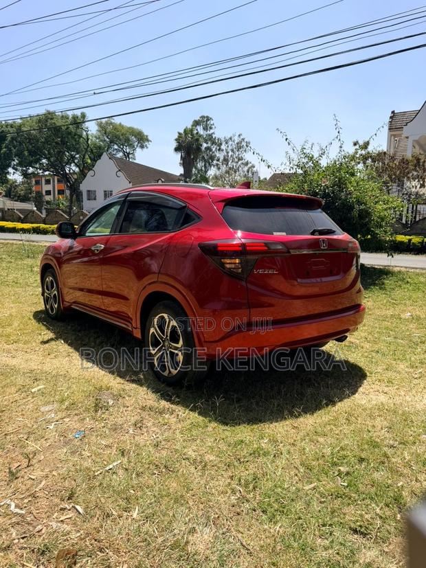 Honda Vezel 1.5 Hybrid 2WD 2018 Red