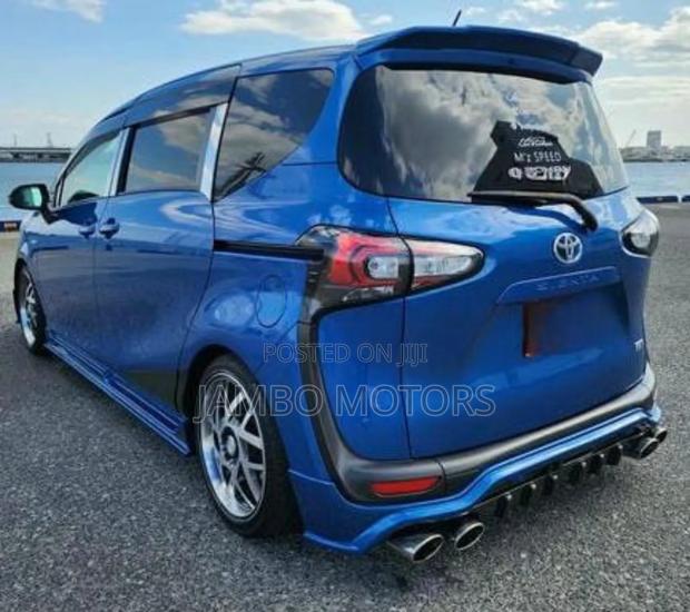 Toyota Sienta 1.5 Hybrid FWD (6-seater) 2020 Blue
