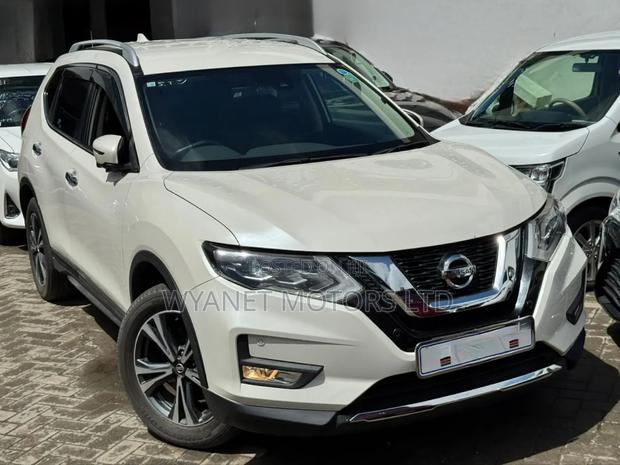 Nissan X-Trail 2.0 Petrol AWD 2018 White