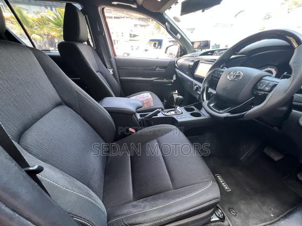 Toyota Hilux 2019 Burgundy